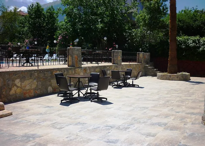 Отель The Valley 2*