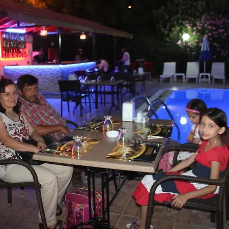 The Valley ホテル 2*