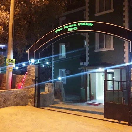 The Valley Hotel 2*