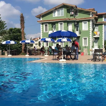 The Valley Hotel 2*