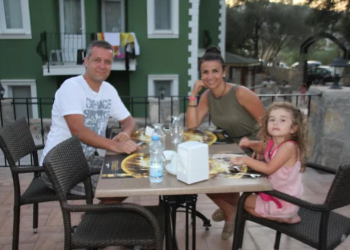 Hotell The Valley 2*