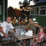 The Valley Hotel 2*