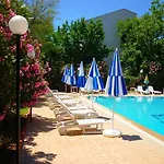 The Valley Hotel 2*