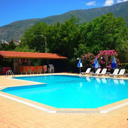 The Valley Hotel 2*